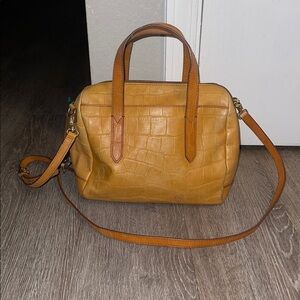 Fossil Sydney satchel purse light tan with crossbody strap